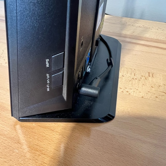 ASUS Black and Red Dual Band Wireless Router - Picture 4 of 7